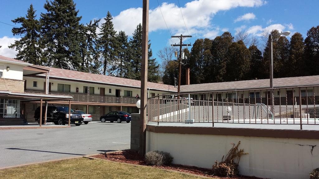 Budget Host Inn Bedford Exterior photo